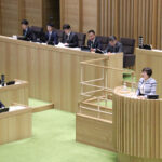 「できるだけ早く追加給付できるよう取り組む」真下質問に知事が答弁